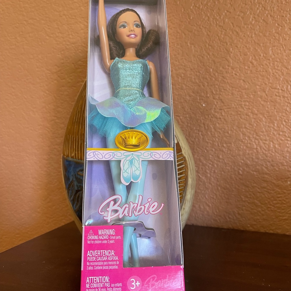 Mattel 2006 Barbie Ballerina Doll #K8069 NIB